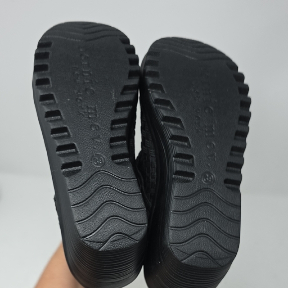 bernie mev. Cleopatra Black Woven Women's Wedges - Picture 5 of 5